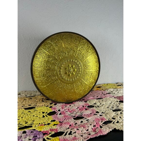 Vtg Decorative Tin- 8" Round Red Gold Intricate design- Guildcraft New York USA - Picture 2 of 6